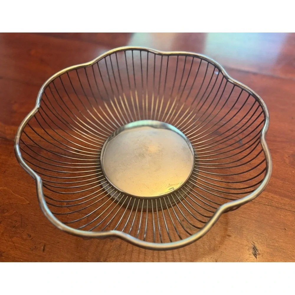 Vintage Silver Plate Wire Basket Flower Shaped Scalloped Fruit Bread Bowl MCM